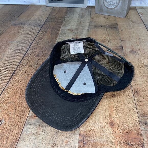 Carhartt hat with embroidered Carhartt - Picture 3 of 7